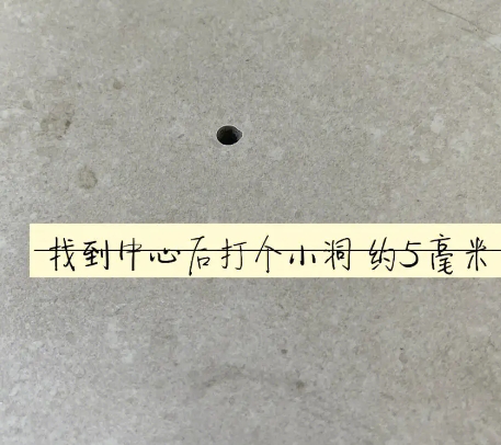 柯桥瓷砖空鼓维修公司专业解答在瓷砖铺贴过程中，如果砂料搅拌不均匀，将会带来以下问题